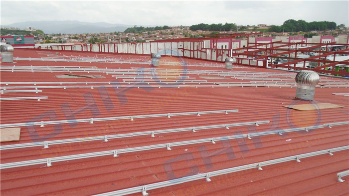 Panamaで4MW瓦屋根の実績----上海チコ瓦屋根太陽光架台システム